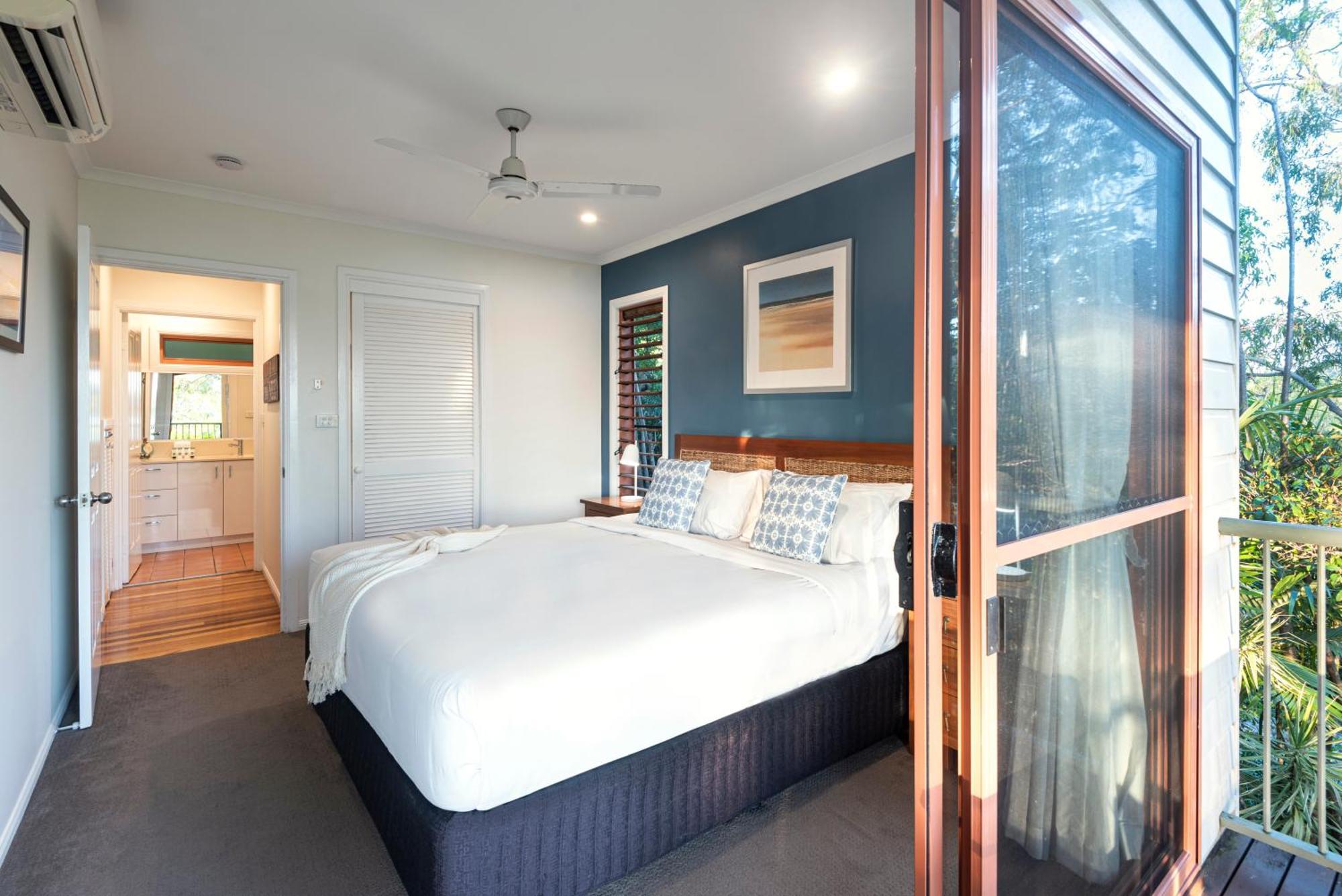 Heliconia 1 3 Bedroom Ocean Views With Golf Buggy Holiday home