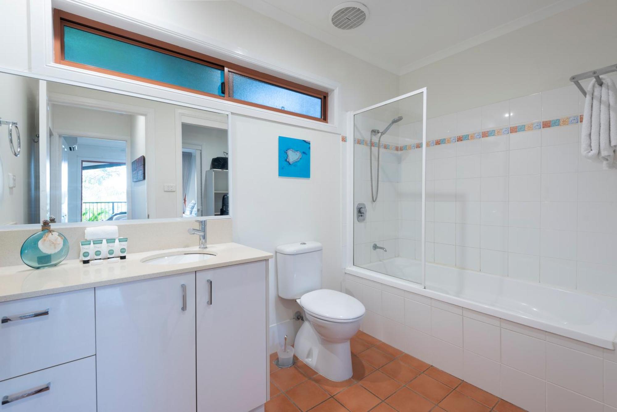 Heliconia 1 3 Bedroom Ocean Views With Golf Buggy Holiday home *